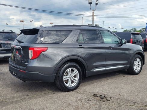 Used 2020 Ford Explorer XLT RWD image 5
