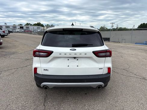 Used 2023 Ford Escape SE FWD image 6