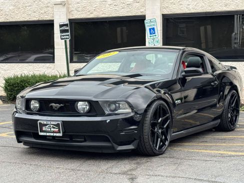 Used 2012 Ford Mustang GT Premium w/ HID Headlamps & Security Pkg RWD image 18