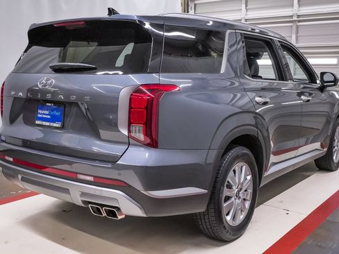 Certified 2025 Hyundai Palisade SEL FWD image 6