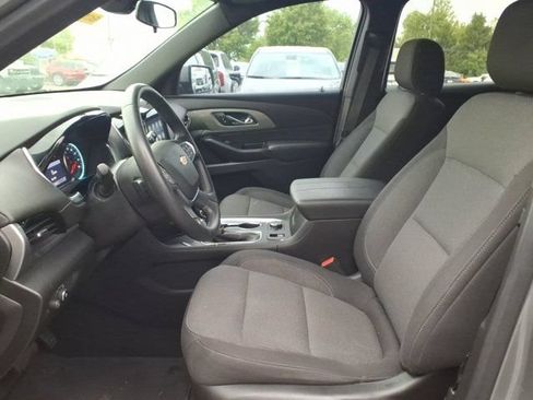 Used 2023 Chevrolet Traverse LT AWD/4WD image 25