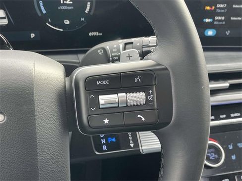 Certified 2025 Hyundai Santa Fe Limited image 17