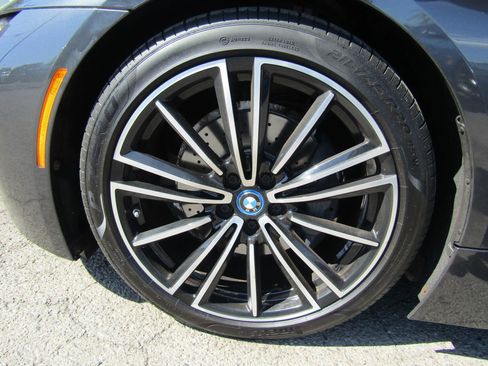 Used 2019 BMW i8 Coupe AWD/4WD image 45