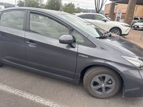 Used 2012 Toyota Prius Three image 9