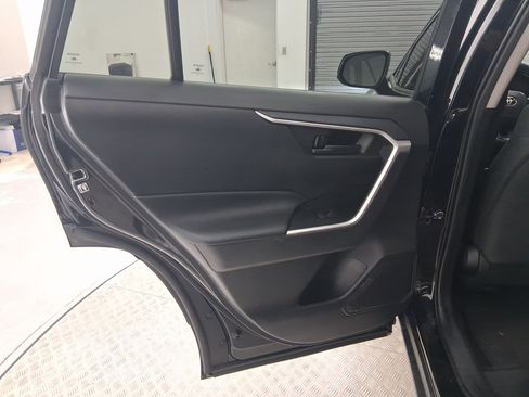 Used 2020 Toyota RAV4 LE image 25