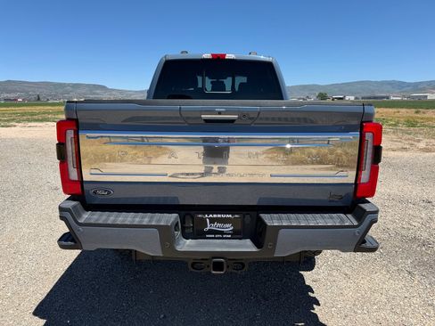 Used 2023 Ford F350 Platinum w/ Tremor Off-Road Package AWD/4WD image 6