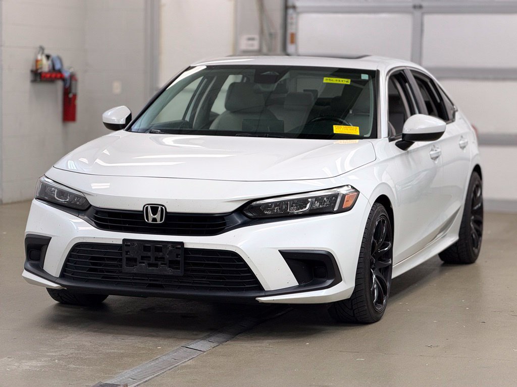 Used 2022 Honda Civic EX image 3