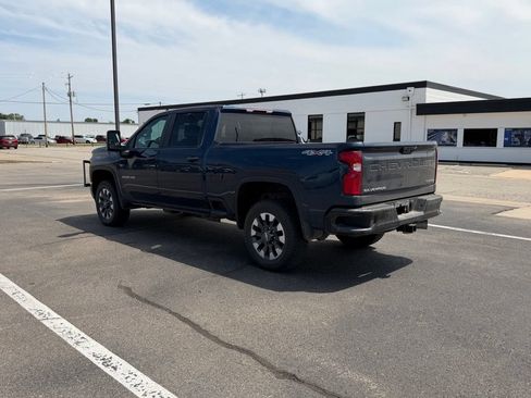 Used 2021 Chevrolet Silverado 2500 Custom w/ Custom Value Package AWD/4WD image 5