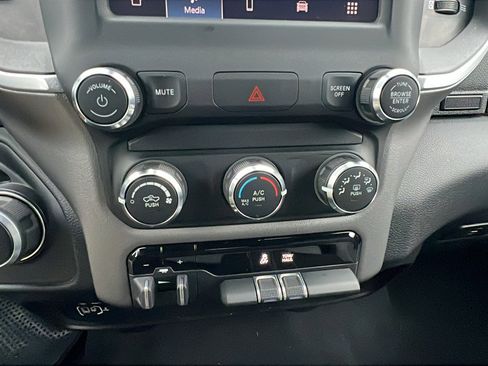 Used 2024 RAM 2500 Big Horn w/ Bed Utility Group image 32