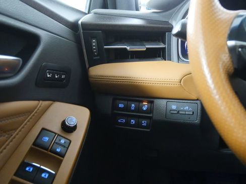 Used 2019 Toyota Avalon Limited image 20