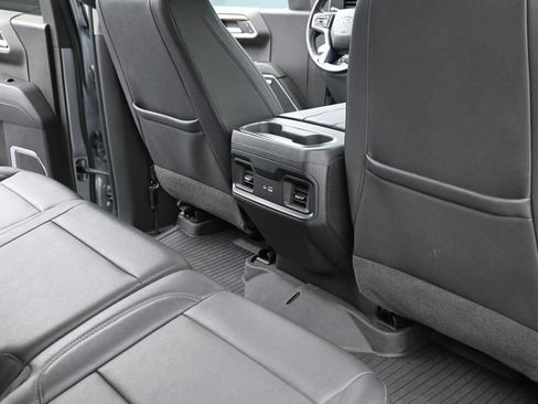 Used 2024 Chevrolet Silverado 1500 LT Trail Boss w/ Convenience Package II AWD/4WD image 10