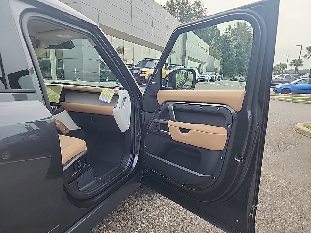 New 2026 Land Rover Defender 110 S AWD/4WD image 18
