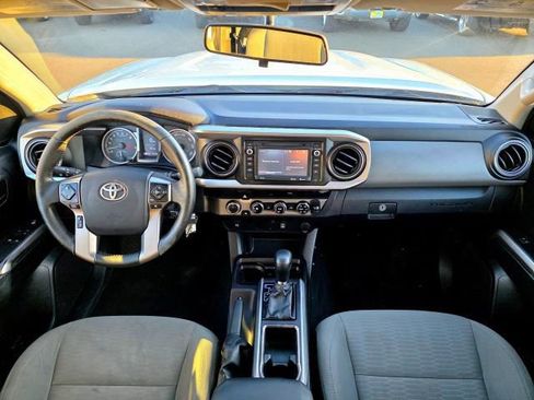 Used 2016 Toyota Tacoma SR5 image 9