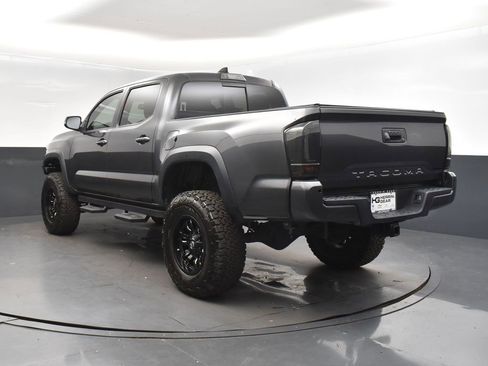 Used 2020 Toyota Tacoma TRD Off-Road image 5