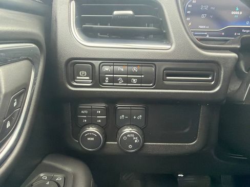 Certified 2023 Chevrolet Suburban Z71 w/ Luxury Package AWD/4WD image 11