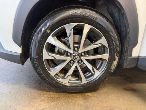 Certified 2023 Toyota Corolla Cross XLE FWD image 31