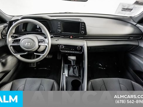 Used 2025 Hyundai Elantra Sport image 23