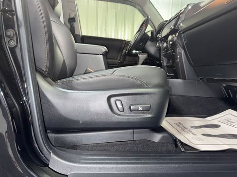 Used 2023 Toyota 4Runner 40th Anniversary SE AWD/4WD image 11