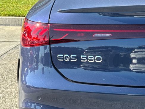 Used 2023 Mercedes-Benz EQS 580 4MATIC Sedan image 11