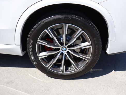 Used 2025 BMW X5 M60i image 10