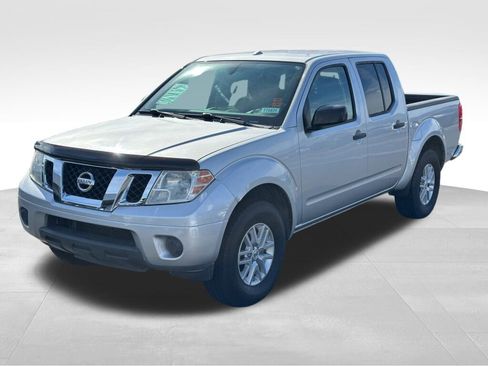Used 2015 Nissan Frontier SV image 8