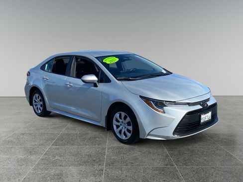 Used 2025 Toyota Corolla LE image 7