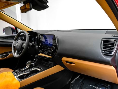 Used 2024 Lexus NX 250 FWD w/ Premium Package image 17