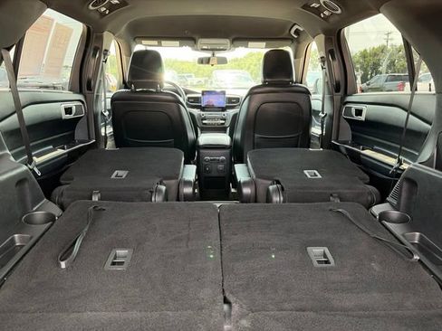 Used 2020 Ford Explorer XLT w/ Equipment Group 202A AWD/4WD image 39