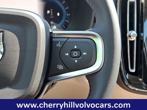 Certified 2025 Volvo XC40 B5 Ultra w/ Protection Package Premier image 22