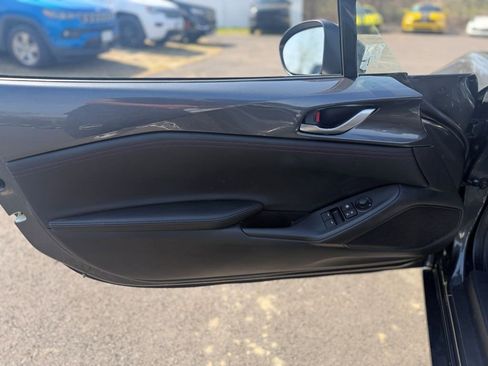Used 2016 MAZDA MX-5 Miata Club image 7