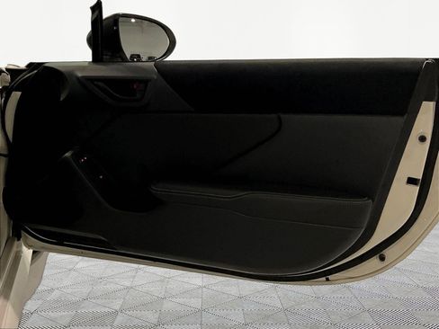 Used 2025 Toyota GR86 Premium w/ Performance Package RWD image 25