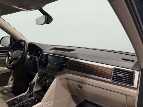 Used 2021 Volkswagen Atlas SE image 32