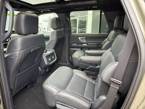 Used 2025 Ford Expedition Tremor AWD/4WD image 23