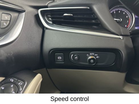 Used 2021 Buick Enclave Essence w/ Sound and Sites Package image 39