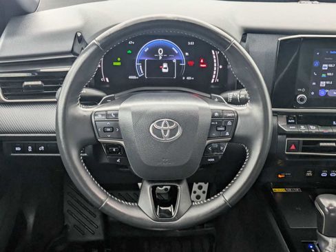 Used 2025 Toyota Camry SE image 23