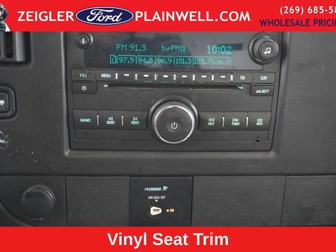 Used 2016 Chevrolet Express 4500 Base image 11