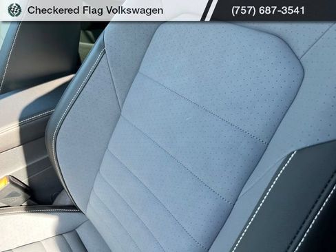 New 2026 Volkswagen Jetta SE FWD image 21