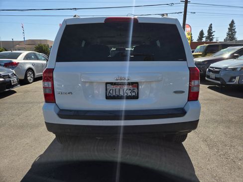 Used 2012 Jeep Patriot Latitude AWD/4WD image 3