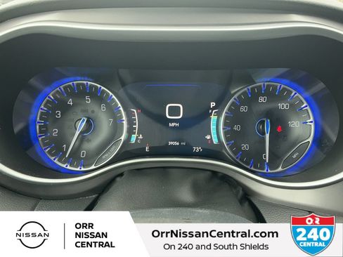 Used 2025 Chrysler Pacifica Select FWD image 22