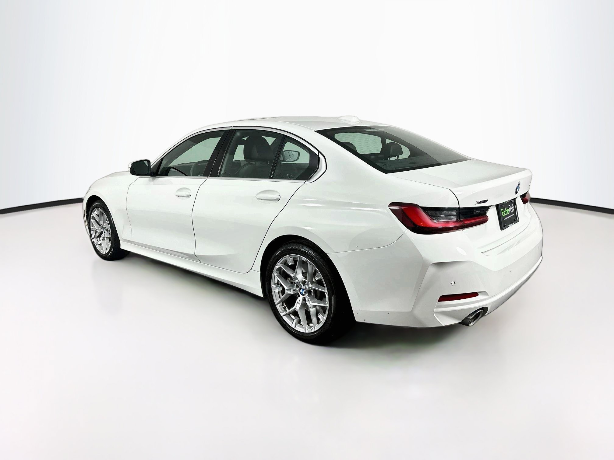 Used 2026 BMW 330i xDrive Sedan AWD/4WD image 5