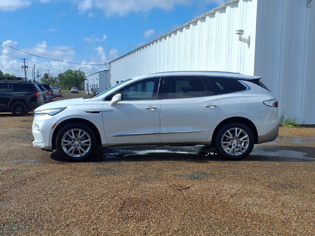 Used 2022 Buick Enclave Premium w/ Surround and Sites Package FWD image 2