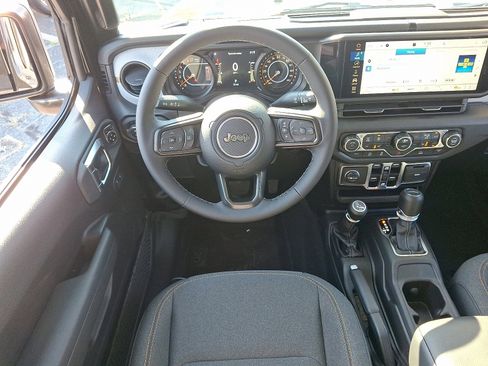 New 2025 Jeep Gladiator Sport image 11