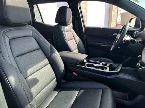 Used 2026 Chevrolet Equinox LT w/ Convenience Package II image 39