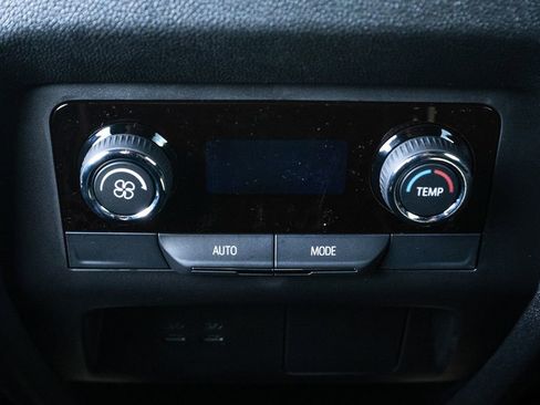 New 2026 Chevrolet Traverse LT image 36