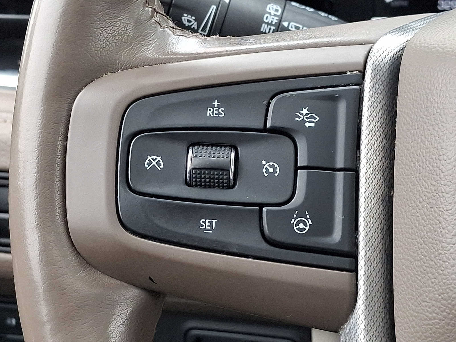 Used 2024 GMC Yukon XL Denali w/ Denali Reserve Package AWD/4WD image 24