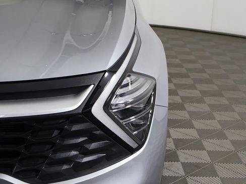 Used 2024 Kia Sportage LX image 12