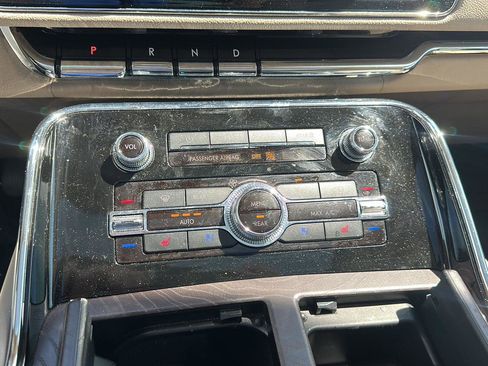 Used 2022 Lincoln Navigator L Reserve image 18