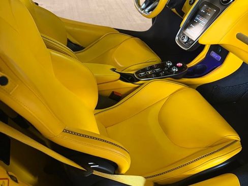 Used 2022 McLaren GT image 7