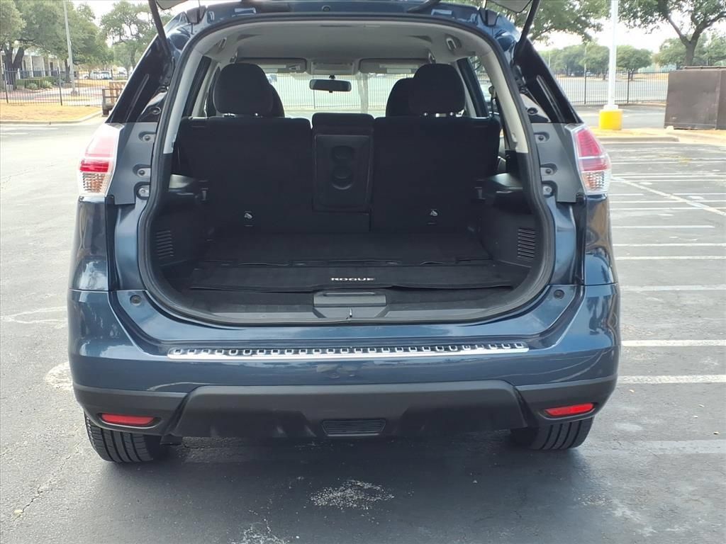 Used 2016 Nissan Rogue S FWD image 17