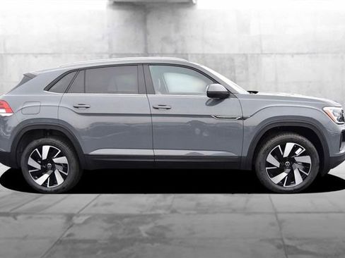 New 2026 Volkswagen Atlas Cross Sport SE image 5